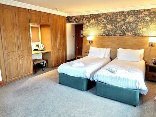 Duke Of Gordon Hotel, Забронировать Отель Отели Кингасси 3 звезды, 3*