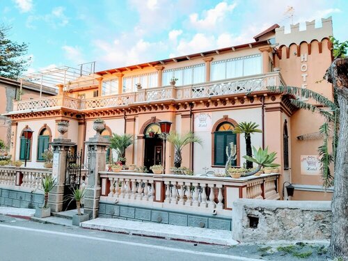 Hotel Villa Antica Tropea, Забронировать Отель Отели Тропеа 4 звезды, рядом с Пристань для яхт в Тропеа, 4*