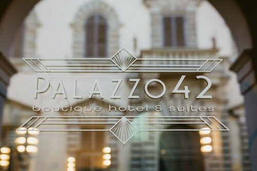 Palazzo 42, Брондау Гостьхаус Pistoia қаласындағы жүзу бассейні бар қонақ үйлер, Жүзу бассейні