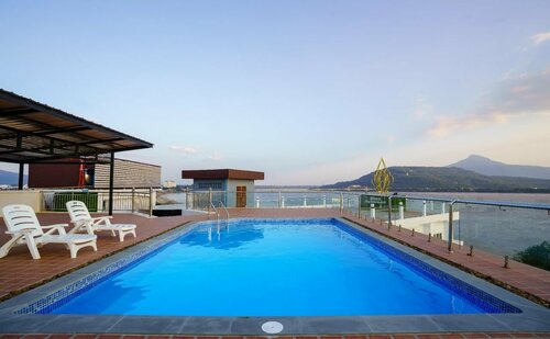 Intouch Riverside Hotel, Забронировать Отель Недорогие отели Паксе, рядом с Wat Phabat, недорого