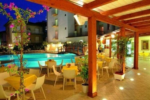 Club Hotel Angelini, Забронировать Отель Беллария-Иджеа-Марина Побережье Римини