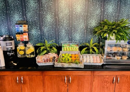 Olivia Hotel, Забронировать Отель Отели Сенчури-Сити 3 звезды, 3*