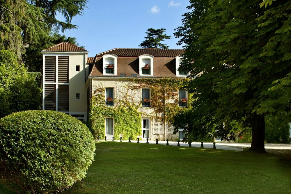LOrangerie du Château des Reynats