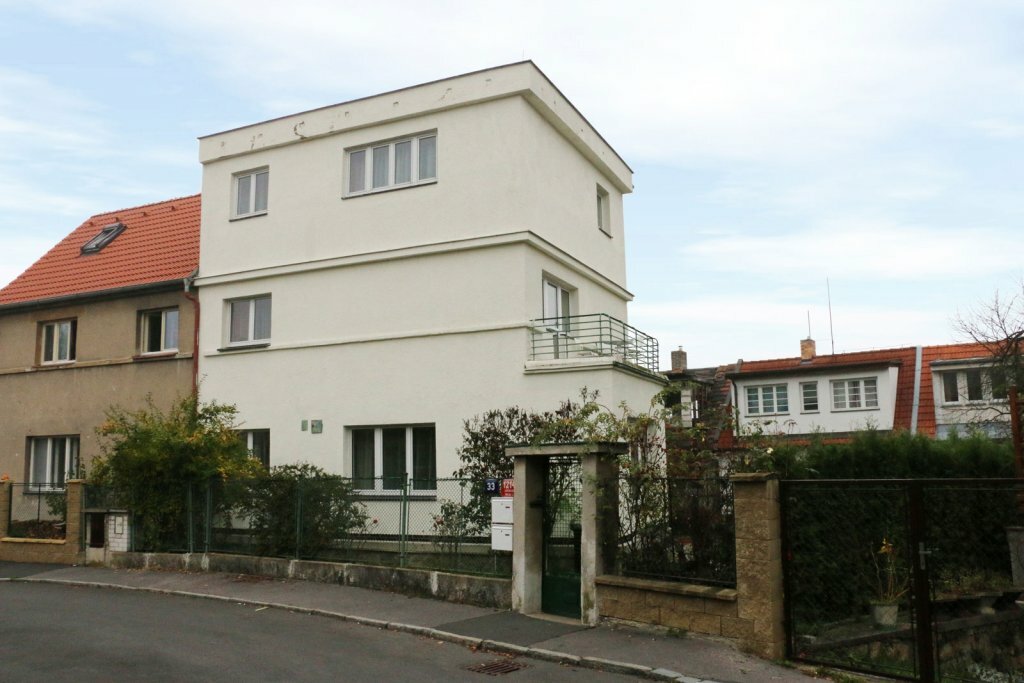 Helena Apartments