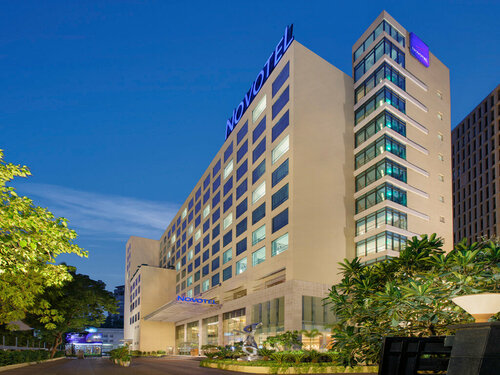Novotel Ahmedabad, Забронировать Отель Отели Ахмадабад с бассейном, Бассейн