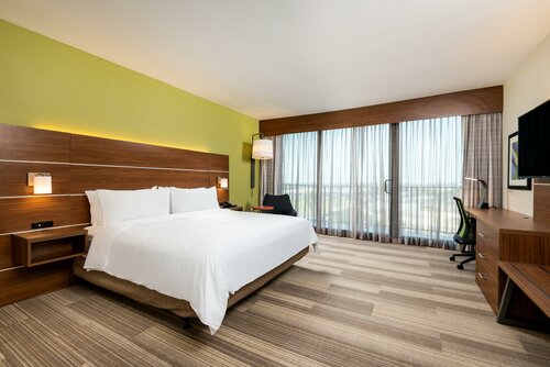 Holiday Inn Express & Suites Santa Ana - Orange County by IHG, Забронировать Отель Санта-Ана Disneyland California