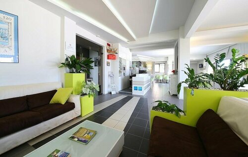 Hotel Caravel, Rezerwuj Hotel Hotele w Romagna z parkingiem, Parking