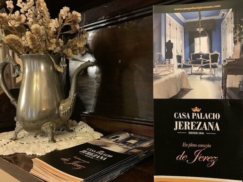 Casa Palacio Jerezana, Забронировать Отель «постель и завтрак» Отели Херес-де-ла-Фронтера с завтраком, рядом с Театр Villamarta, Завтраки