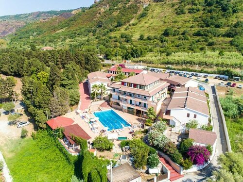 San Domenico Village, Book Hotel Hoteller i Parghelia med parkering, Parkering