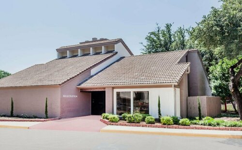Hawthorn Extended Stay by Wyndham Dallas, Забронировать Отель Даллас Dallas - Fort Worth Metropolitan Area