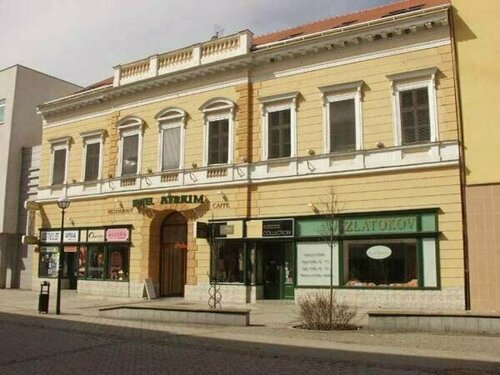 Hotel Atrium, Buchen Sie Hotel Nitra Nitriansky kraj, in der Nähe von Agrokomplex – Výstavníctvo Nitra