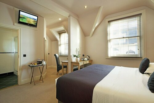 Castle Hotel, Забронировать Отель Аберистуит Ceredigion, рядом с Traeth y De - South Beach