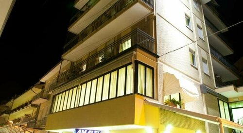 Hotel Amalfi, Забронировать Отель Отели Беллария-Иджеа-Марина 3 звезды, 3*