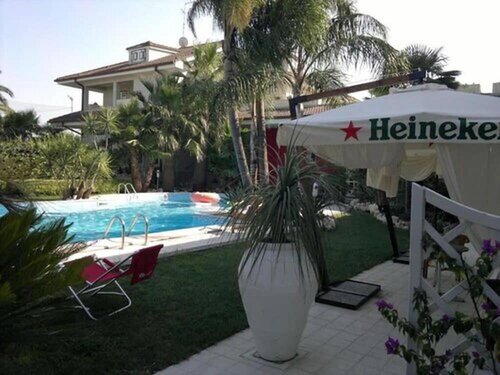 Hotel Resort Novelli, Брондау Резорт Manfredonia қаласындағы жүзу бассейні бар қонақ үйлер, Жүзу бассейні