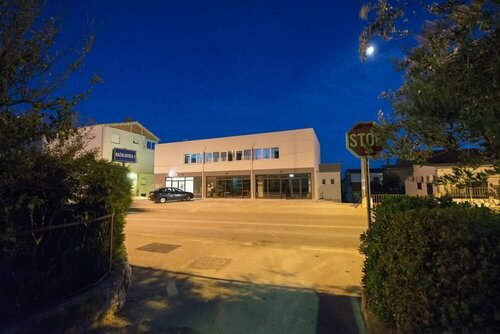 All Saints Suites B&B Kastela, Забронировать Отель «постель и завтрак» Отели Сплитско-Далматинской жупания 3 звезды, 3*