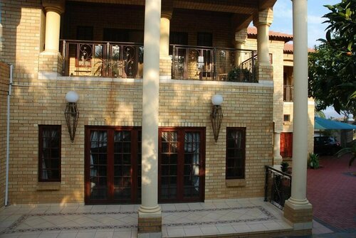 Paulas Guesthouse, Buchen Sie Hotel Rustenburg 