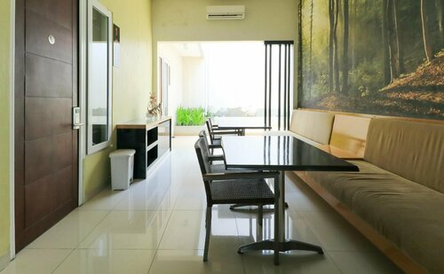 H. O. M. E Guesthouse