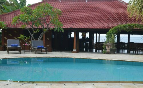 Bagus Beach Resort Lovina, Boek Resort Hotels in Bali met zwembad, Zwembad