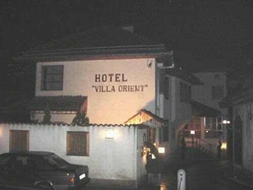 Hotel Villa Orient, Забронировать Отель Отели Сараевского кантона с парковкой, Парковка