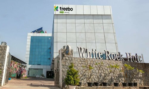 Treebo White Rock, Sohna Road, Забронировать Отель Отели штата Харьяны с парковкой, Парковка
