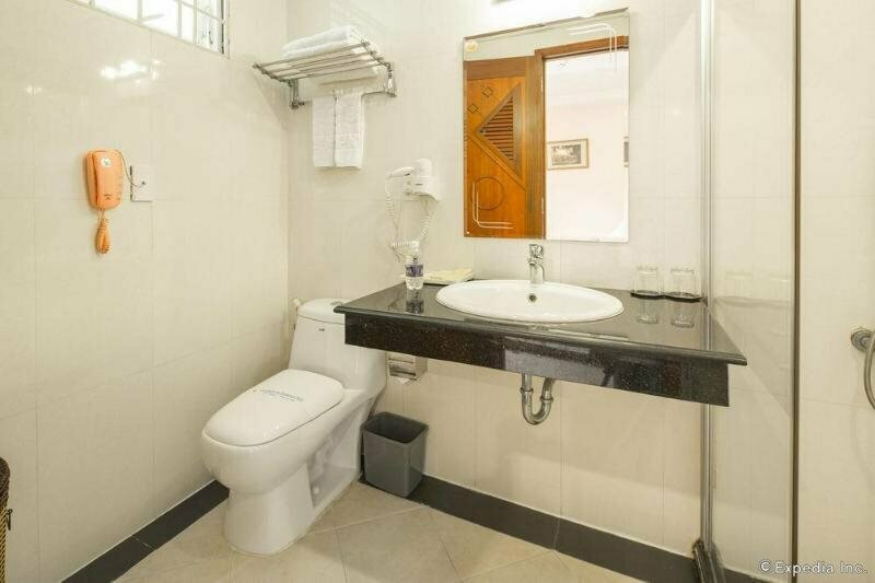 Kin Hotel Thai Van Lung