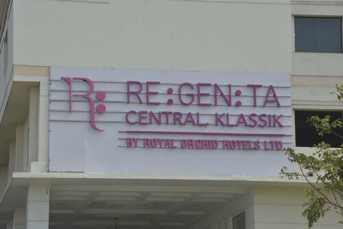 Regenta Central Klassik, Rezerwuj Hotel Hotele SPA w Punjab, SPA