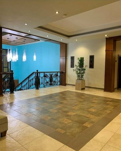 Hotel Century Plaza, Забронировать Отель Сантьяго-де-лос-Кабальерос Сантьяго