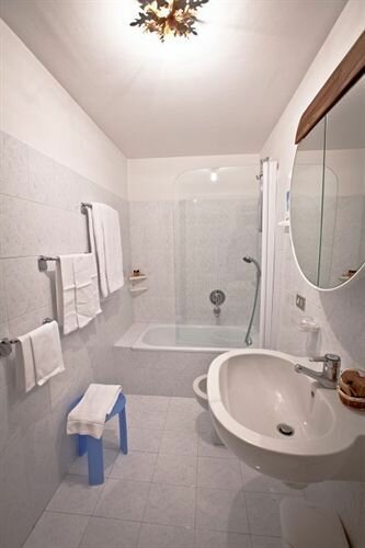 Hotel Cristallo, Забронировать Отель Отели Курмайора с бассейном, рядом с Курмайер, Бассейн