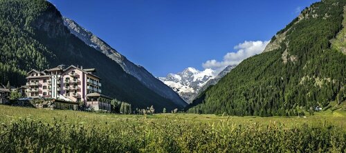 Bellevue Hotel & SPA, Забронировать Курортный отель Отели Валле д'аосты с бассейном, Бассейн