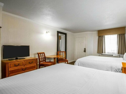 The Inn at Baechtel Creek, Book Hotel Willits hoteller med morgenmad, Morgenmad