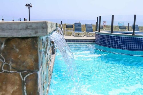 Waves Oceanfront Resort, Забронировать Курортный отель Олд-Орчард-Бич штат Мэн