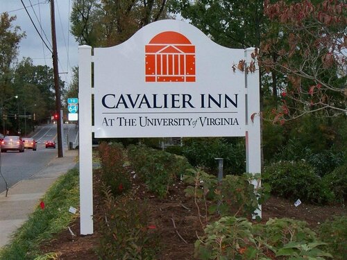 The Cavalier Inn at The University of Virginia, Забронировать Отель Шарлотсвилл Shenandoah National Park, рядом с Виргинский университет