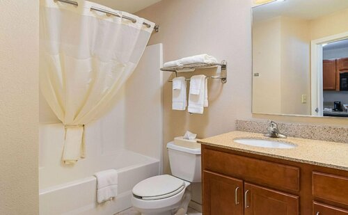 Suburban Studios Waterloo, Réserver Hôtel Hôtels à Iowa avec piscine, Piscine