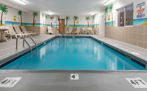 Days Inn by Wyndham Kansas City International Airport, Buchen Sie Hotel Kansas City Missouri