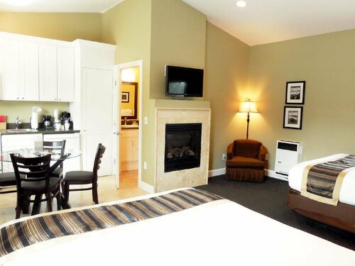 Sea Breeze Inn And Cottages