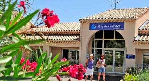 Le Mas des Arènes, Reservar Hotel Hotéis em Alpilles com estacionamento, Estacionamento