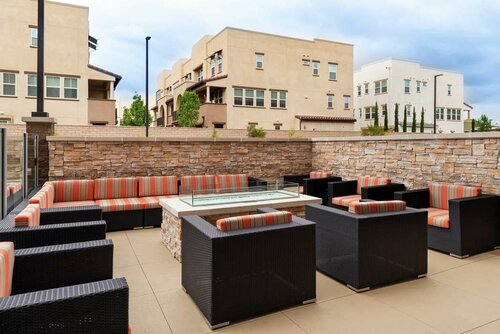 Hampton Inn & Suites Buena Park, Забронировать Отель Буэна-Парк Disneyland California