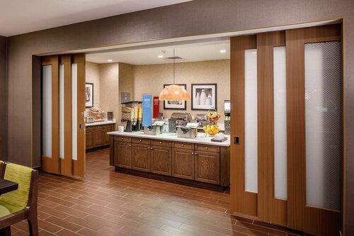 Hampton Inn By Hilton Paramus, Забронировать Отель Отели Нью-Джерси с парковкой, Парковка