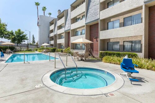 Best Western Plus West Covina Inn, Забронировать Отель СПА-отели Большого Лос-Анджелеса, SPA-услуги
