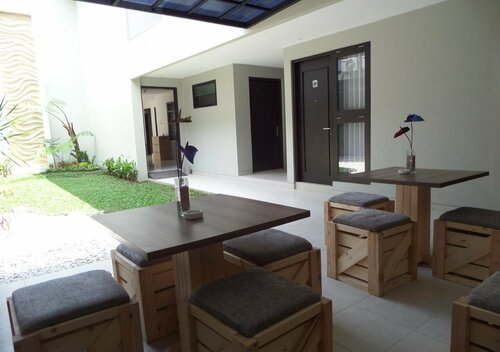 Shinta Guest House, Reservar Casa de hóspedes Malang East Java, perto de Alun-alun Tugu
