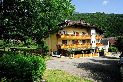 Gasthof Appartements Kirchenwirt, Rezervovat Apartmán Hotely v Carinthia s parkováním, Parkování