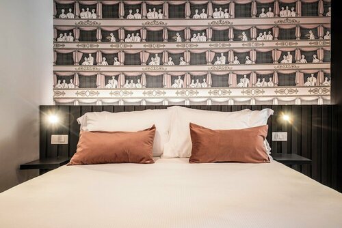 Colonna Suite Del Corso, Забронировать Гостевой дом Пантеон Рим, рядом с Площадь Кампо-деи-Фиори