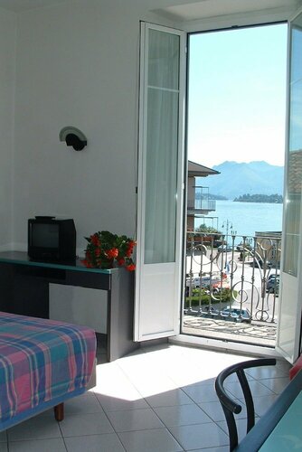 Residence Holiday, Забронировать Отель Лавено Provincia di Varese