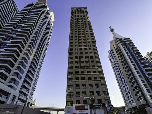 OYO Home 185 Marina Facing 2BHK, Забронировать Отель Отели Эмирата Дубая с парковкой, Парковка