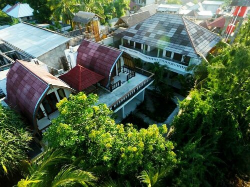 Warna Beach Hotel, Забронировать Отель Отели Гилей Траванган с парковкой, рядом с Порт Гили Траванган, Парковка