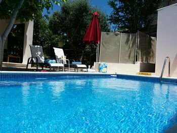 Aria Holiday House, Rezervați Hotel Kissonerga Paphos