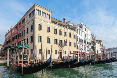 H10 Palazzo Canova, Забронировать Отель Отели Венеции с завтраком, рядом с Галерея «А плюс А», Завтраки