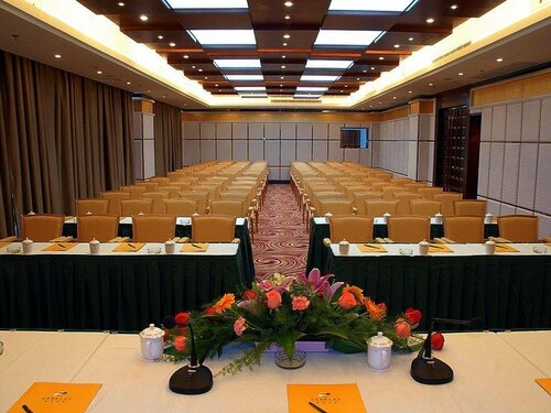 Riverside International Hotel, Забронировать Отель Учжоу Гуанси