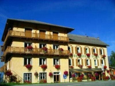 Hôtel Belvédère, Book Hotel Hoteller i Rhône-Alps med parkering, Parkering