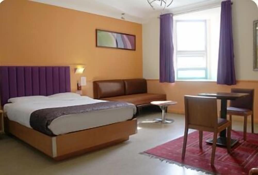 Eurotraveller Premier Hotel